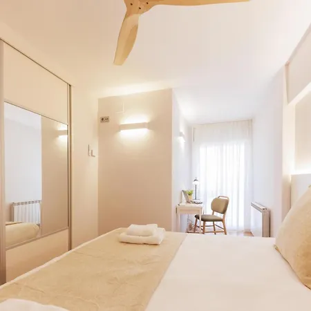 Lejlighed Bravissimo Hortes, 3-bedroom Centre *